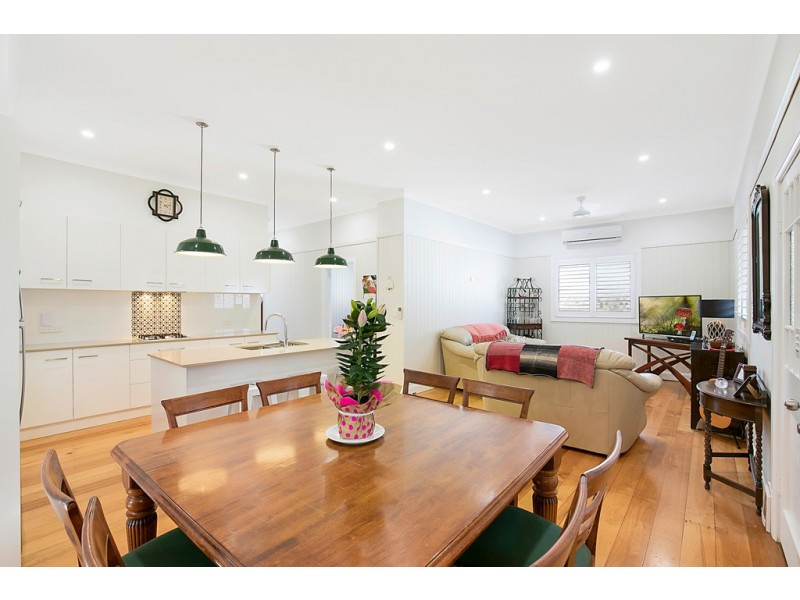 10 Atkinson Street, South Toowoomba QLD 4350