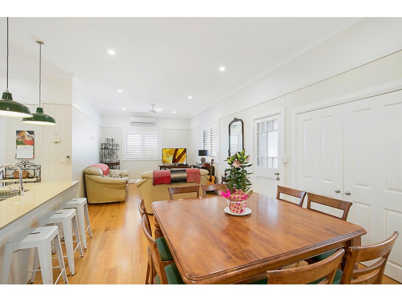 10 Atkinson Street, South Toowoomba QLD 4350