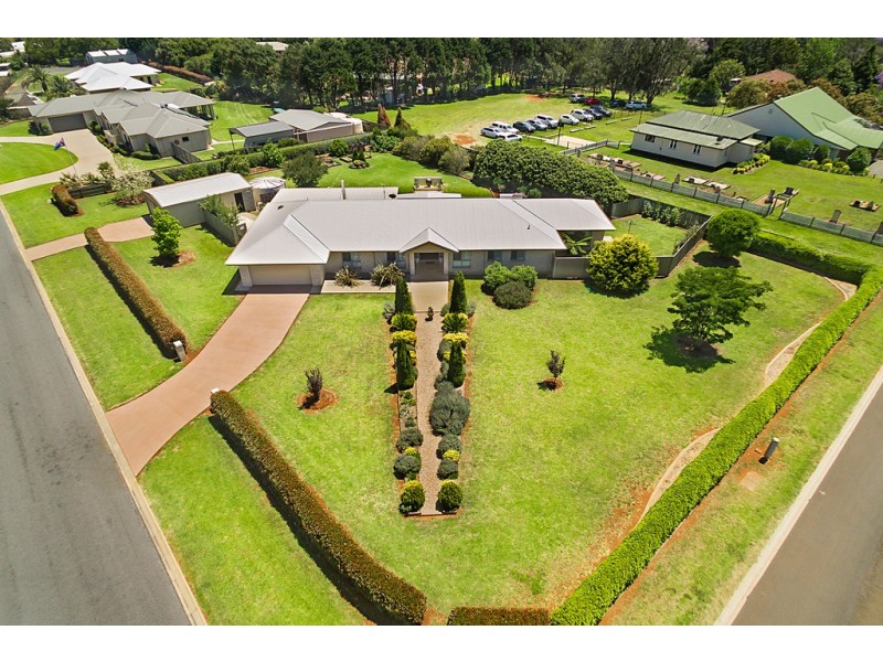 32 Bunya View Drive, Highfields QLD 4352