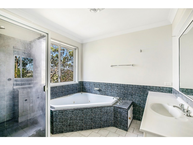 20 Hillview Court, Top Camp QLD 4350
