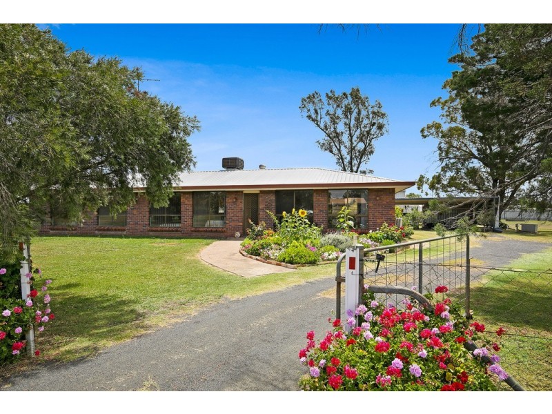 48 Railway Street, Cambooya QLD 4358