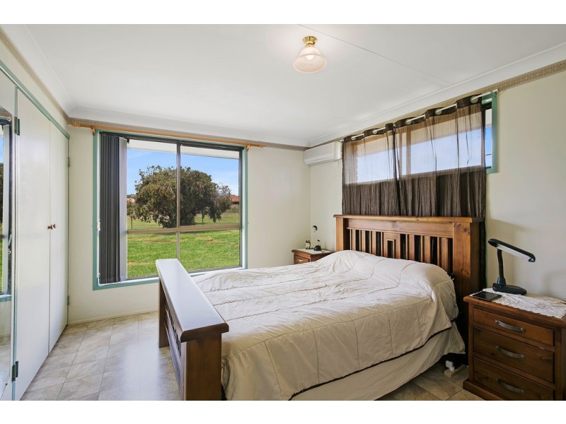 48 Railway Street, Cambooya QLD 4358
