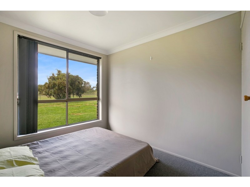 48 Railway Street, Cambooya QLD 4358
