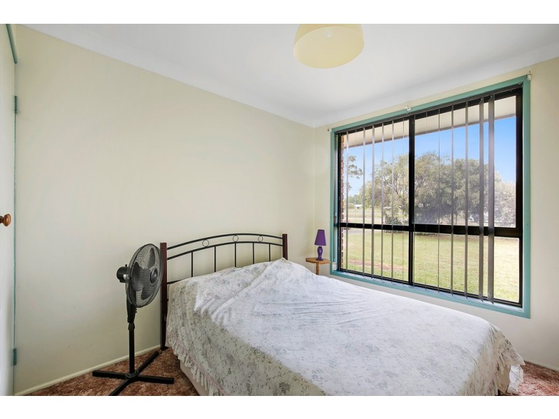 48 Railway Street, Cambooya QLD 4358