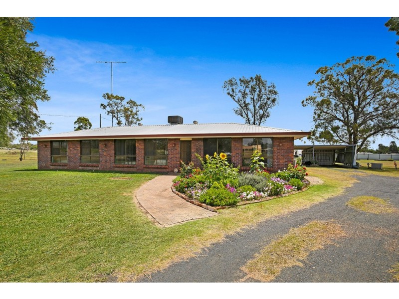 48 Railway Street, Cambooya QLD 4358