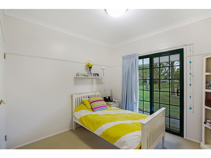 33 Box Tree Court, Mount Rascal QLD 4350