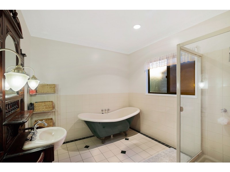 33 Box Tree Court, Mount Rascal QLD 4350