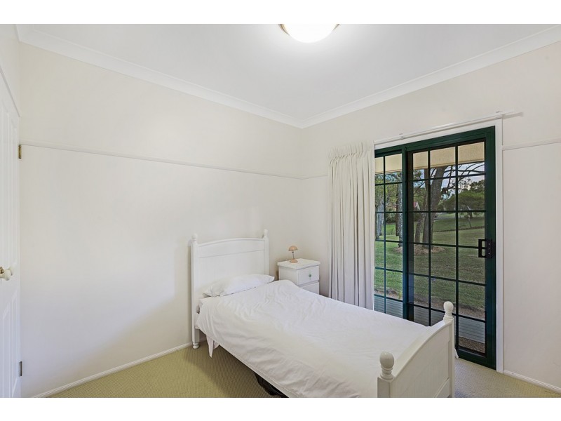 33 Box Tree Court, Mount Rascal QLD 4350