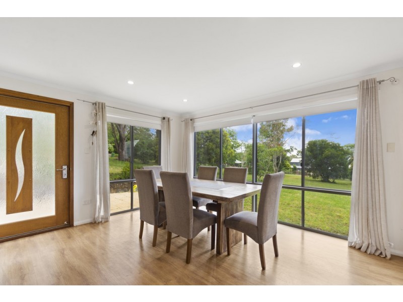 4 Large Street, Middle Ridge QLD 4350