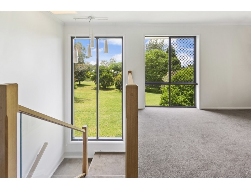 4 Large Street, Middle Ridge QLD 4350