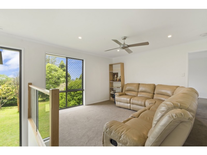 4 Large Street, Middle Ridge QLD 4350