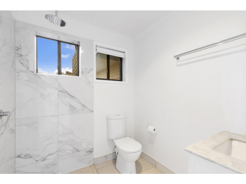 4 Large Street, Middle Ridge QLD 4350