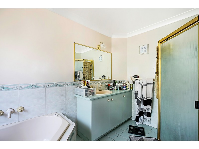 10 Daisy Court, Middle Ridge QLD 4350