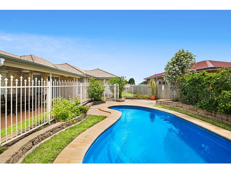 10 Daisy Court, Middle Ridge QLD 4350