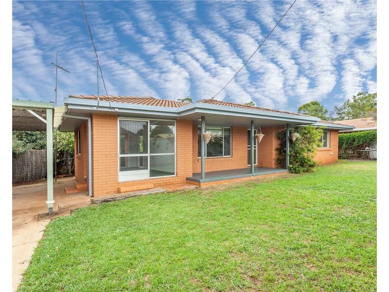4 Collard Court, Darling Heights QLD 4350