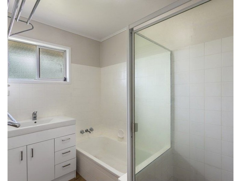 4 Collard Court, Darling Heights QLD 4350