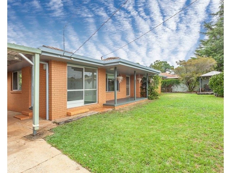 4 Collard Court, Darling Heights QLD 4350