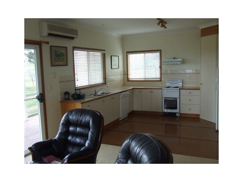 13328 New England Highway, Hodgson Vale QLD 4352