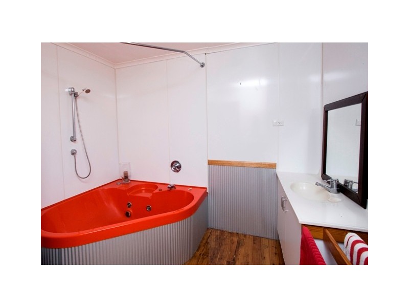 13328 New England Highway, Hodgson Vale QLD 4352