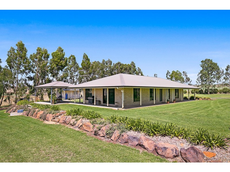 235 Oakey-Crosshill Road, Oakey QLD 4401