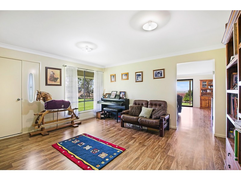 235 Oakey-Crosshill Road, Oakey QLD 4401