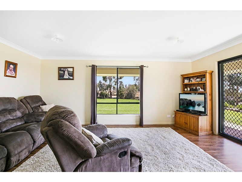 235 Oakey-Crosshill Road, Oakey QLD 4401