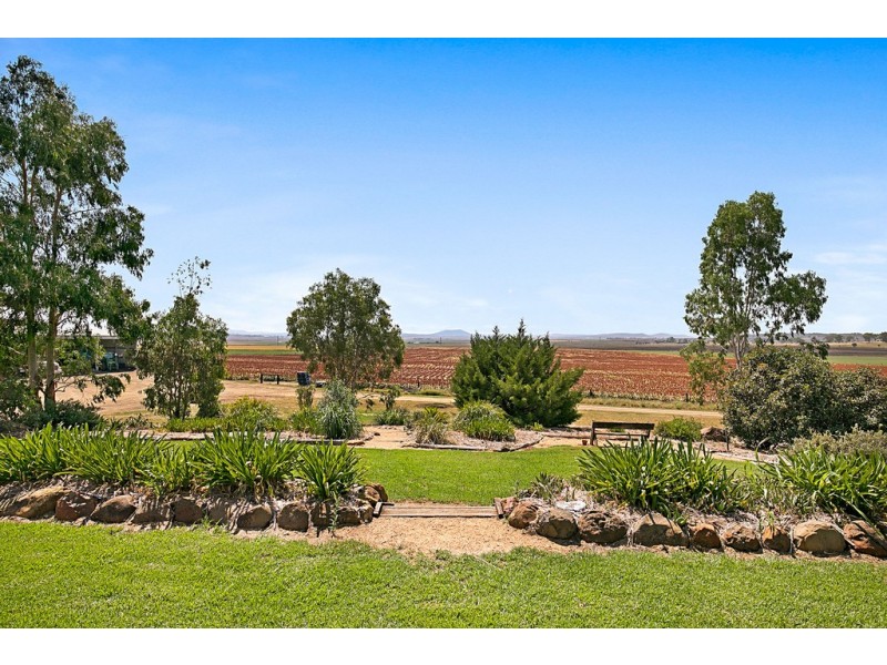 235 Oakey-Crosshill Road, Oakey QLD 4401