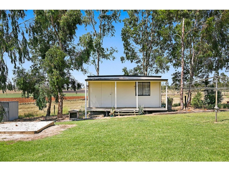 235 Oakey-Crosshill Road, Oakey QLD 4401