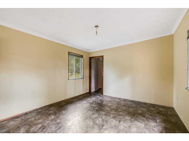 11 Marion Street, Pechey QLD 4352