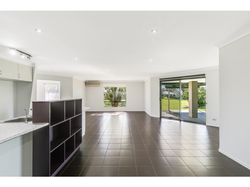 9 Yellowlea Court, Oakey QLD 4401