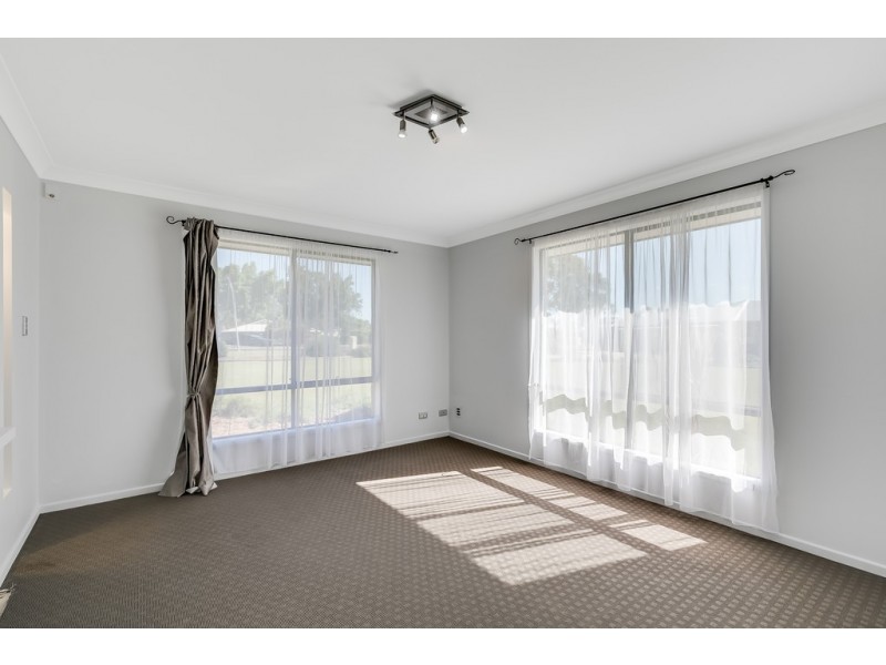 9 Yellowlea Court, Oakey QLD 4401