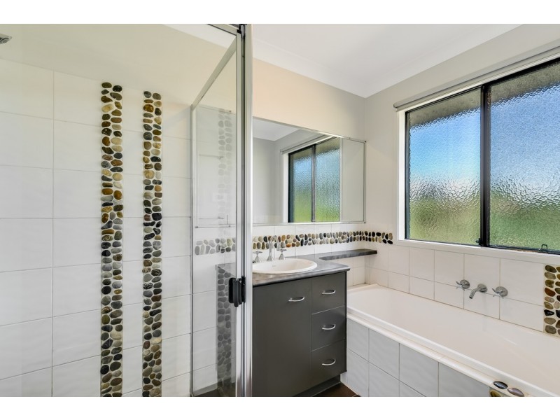 9 Yellowlea Court, Oakey QLD 4401