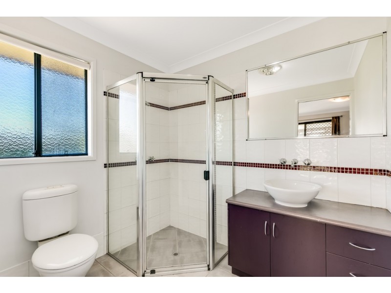 9 Yellowlea Court, Oakey QLD 4401