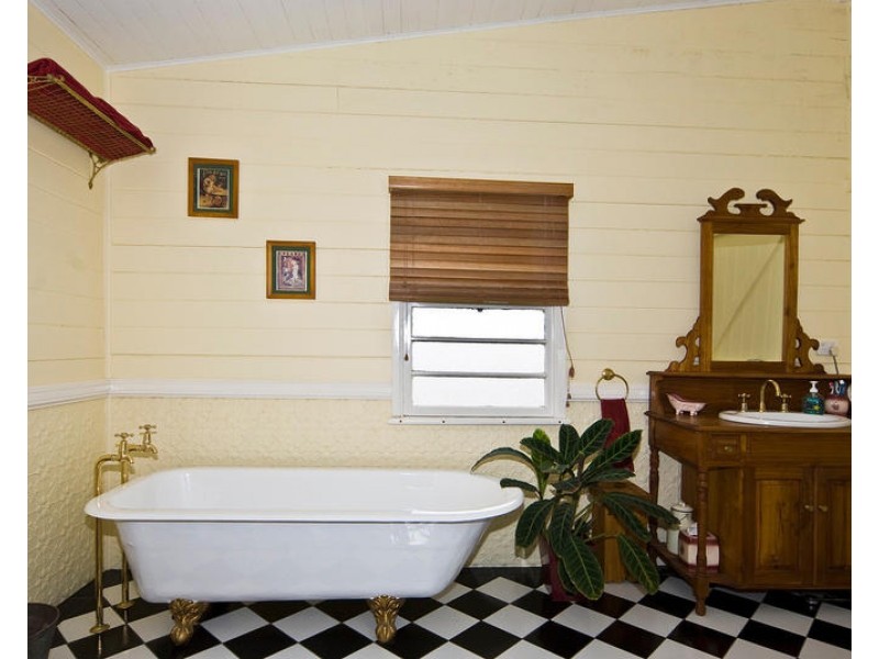 349 Gowrie Glencoe Rd, Glencoe QLD 4352