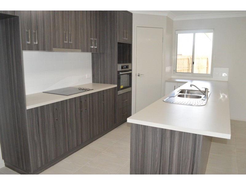 4/164 Main Street, Westbrook QLD 4350