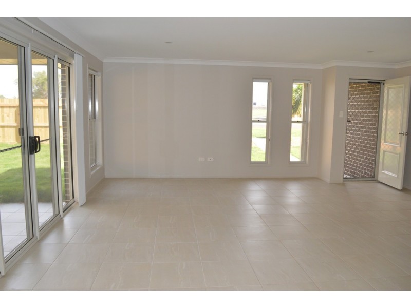 4/164 Main Street, Westbrook QLD 4350