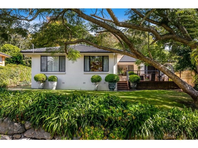 9 Fairholme Street, Mount Lofty QLD 4350