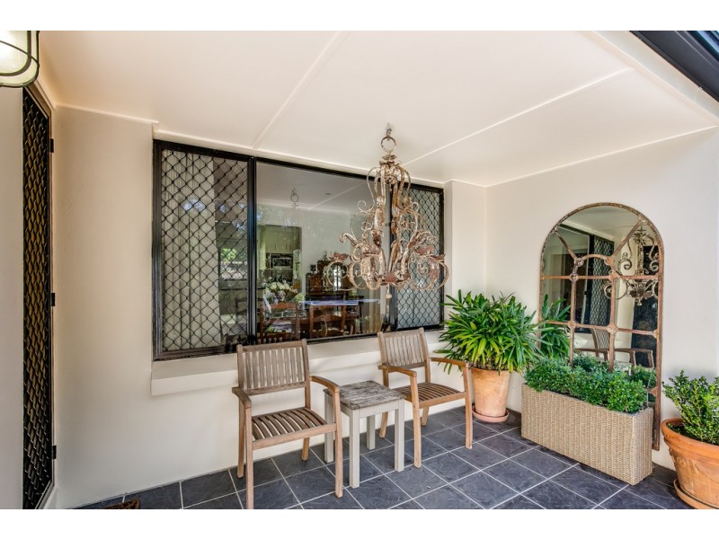 9 Fairholme Street, Mount Lofty QLD 4350