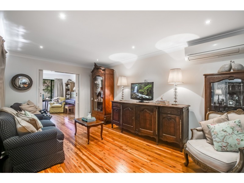 9 Fairholme Street, Mount Lofty QLD 4350