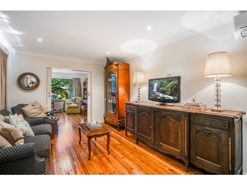 9 Fairholme Street, Mount Lofty QLD 4350