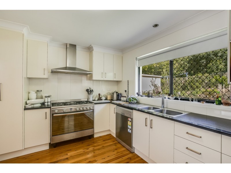 9 Fairholme Street, Mount Lofty QLD 4350