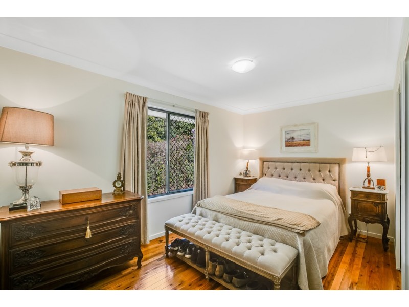 9 Fairholme Street, Mount Lofty QLD 4350