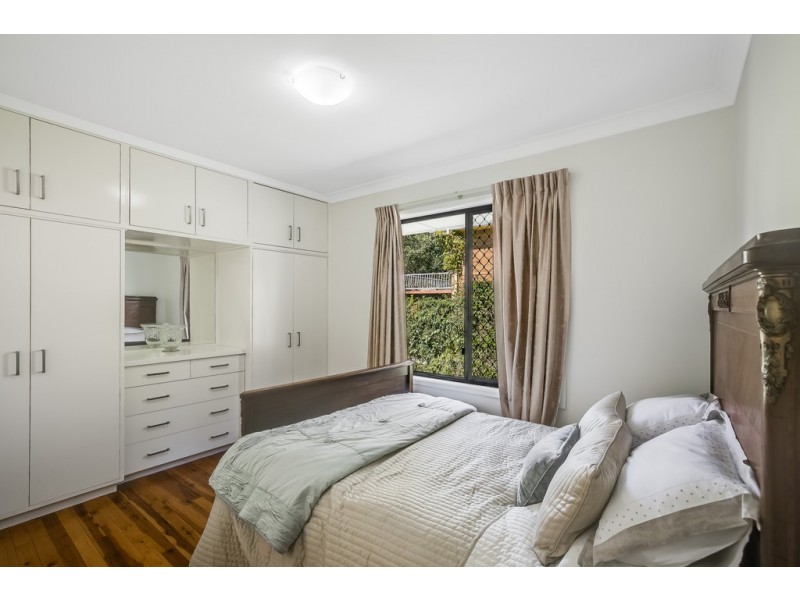 9 Fairholme Street, Mount Lofty QLD 4350