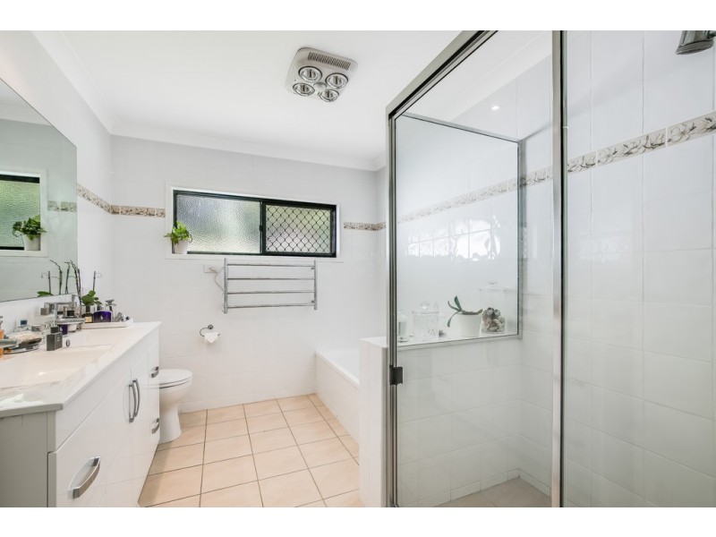 9 Fairholme Street, Mount Lofty QLD 4350