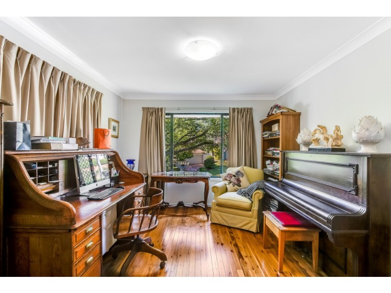 9 Fairholme Street, Mount Lofty QLD 4350