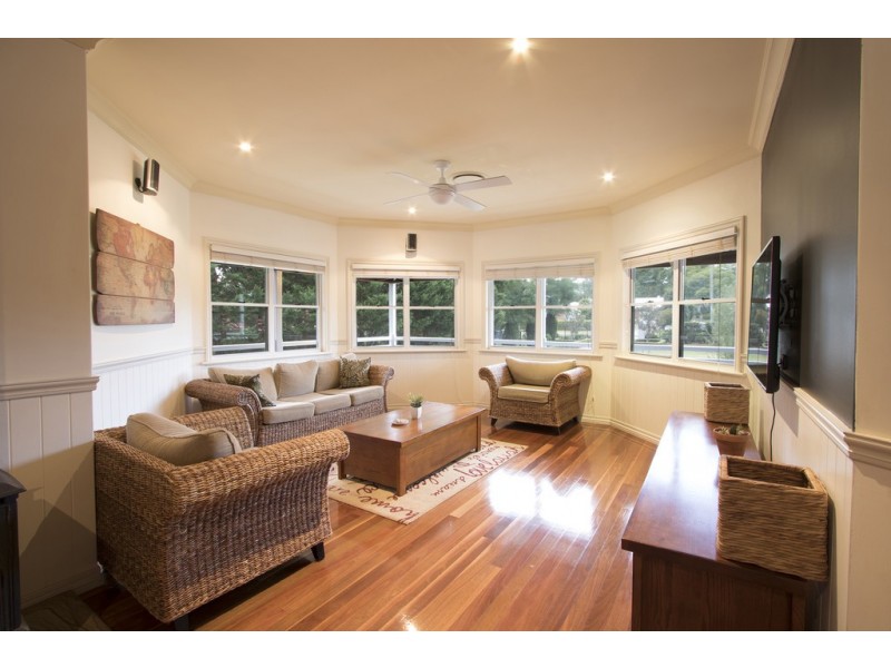 6 Lorikeet Street, Highfields QLD 4352