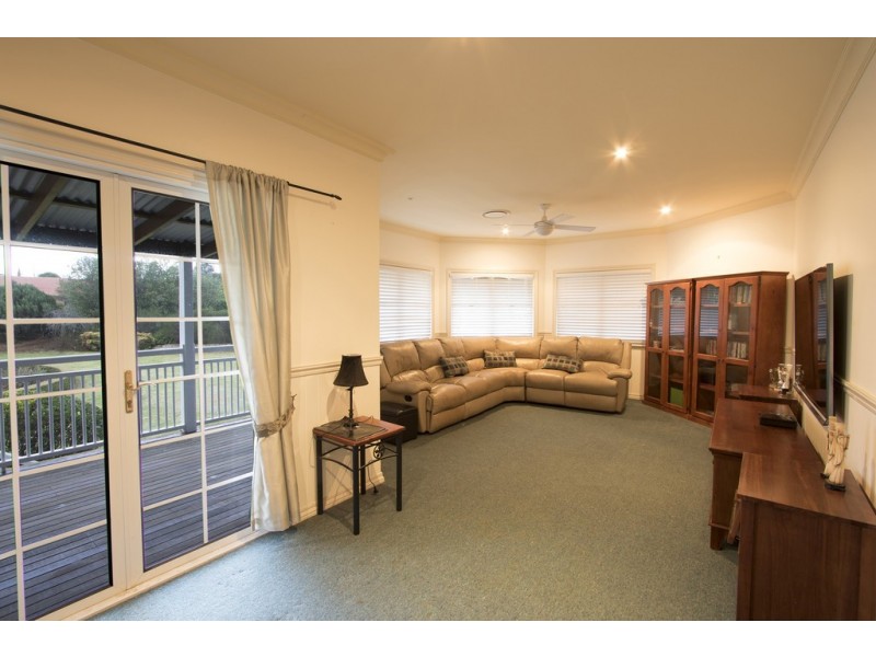 6 Lorikeet Street, Highfields QLD 4352