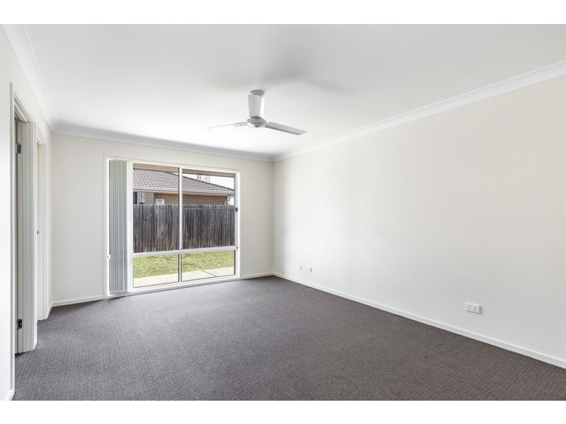 42 Newman Road, Wyreema QLD 4352