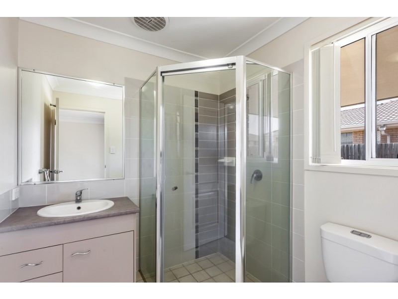 42 Newman Road, Wyreema QLD 4352