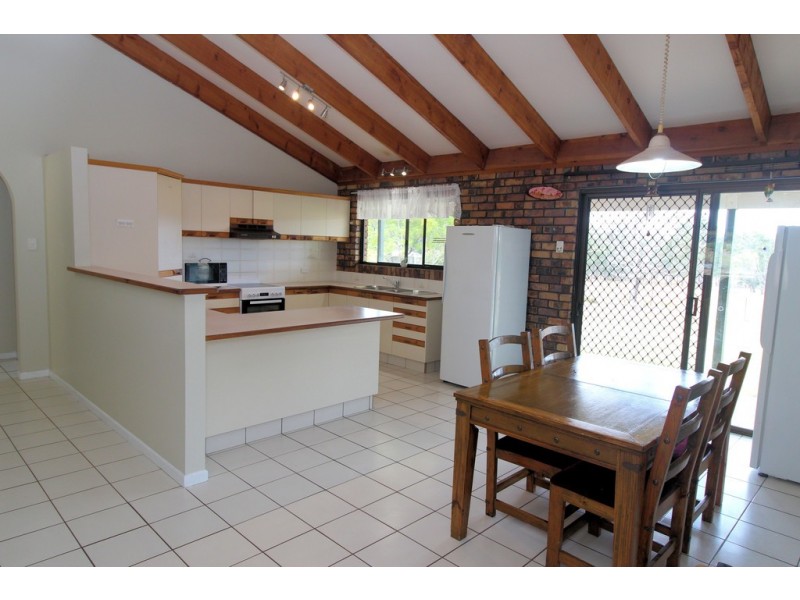 23-25 Railway Terrace, Crows Nest QLD 4355